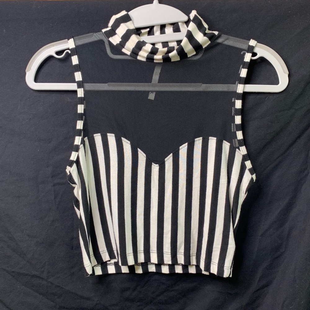 Crop top